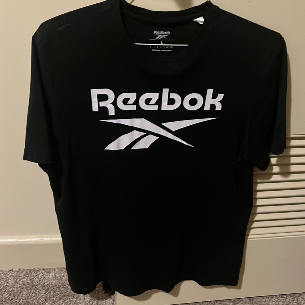 Reebok tshirt
